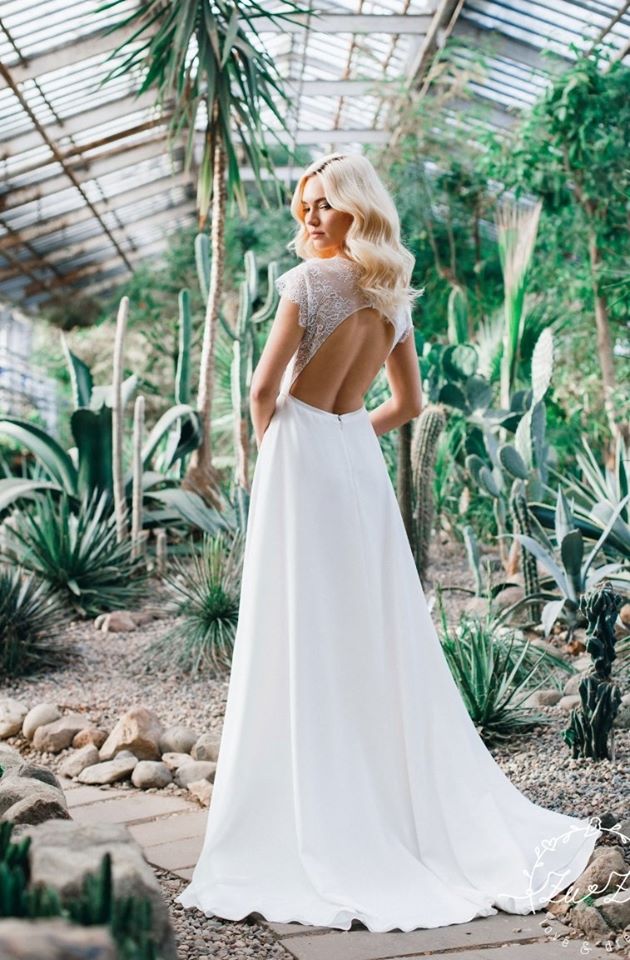 Laliq  med ærme enkel billig brudekjole